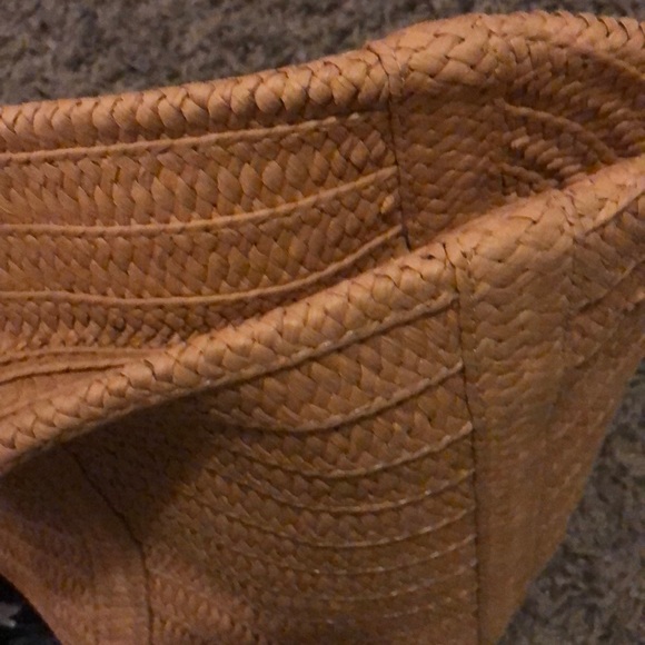 Draper James straw bag with floral scarf - Picture 5 of 6